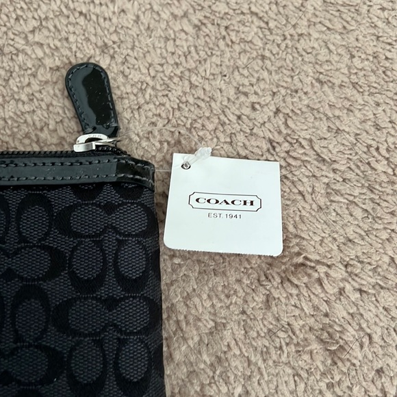 New With Tags Coach Signature Black Tablet/iPad Case. - Picture 2 of 6